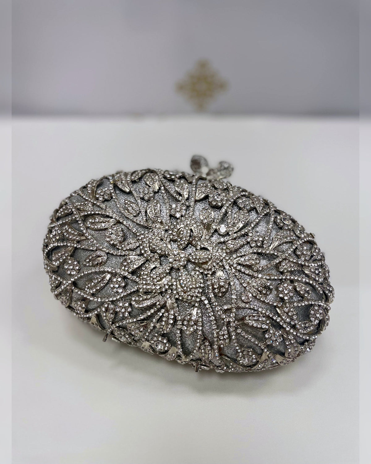 Pochette de soirée à strass avec motif floral décoratif, vue 1