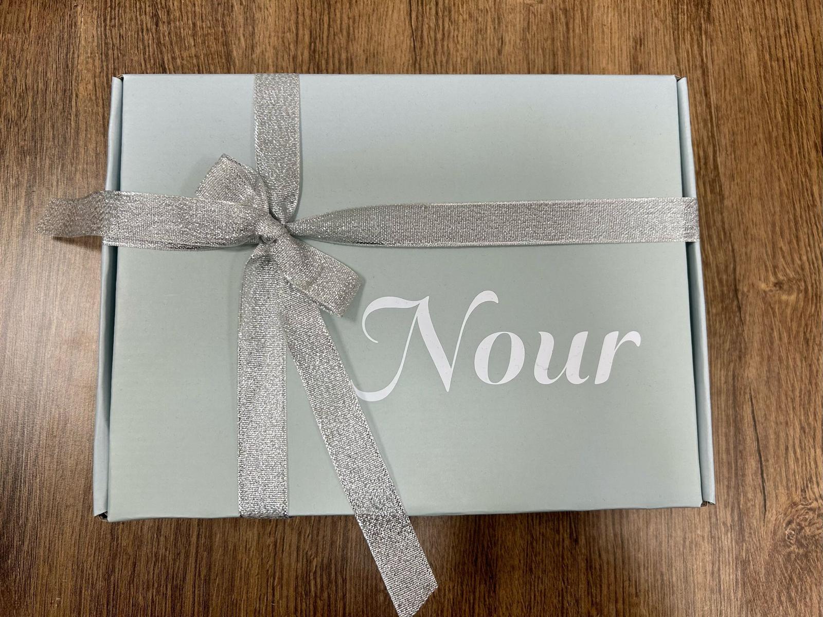 Boîte box cartonné vert d'eau Cadeau - Qalam Dress