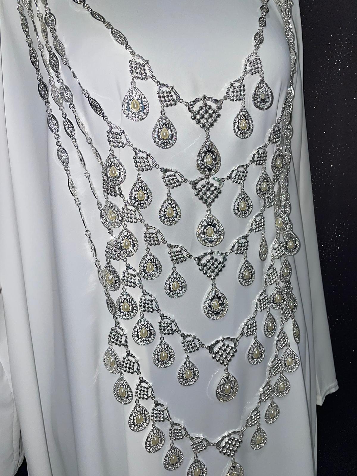 Collier Chaoui Luxury Mariage Negafa Bijoux Perles abaya hijeb hijab tunique jilbeb mode modeste fashion qalam dress boutique musulmane femme voilées hijab france robe abaya blanche