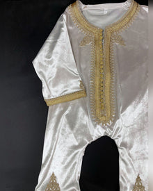 Ensemble Garcon batême  abaya hijeb hijab tunique jilbeb mode modeste fashion qalam dress boutique musulmane femme voilées hijab france robe abaya blanche