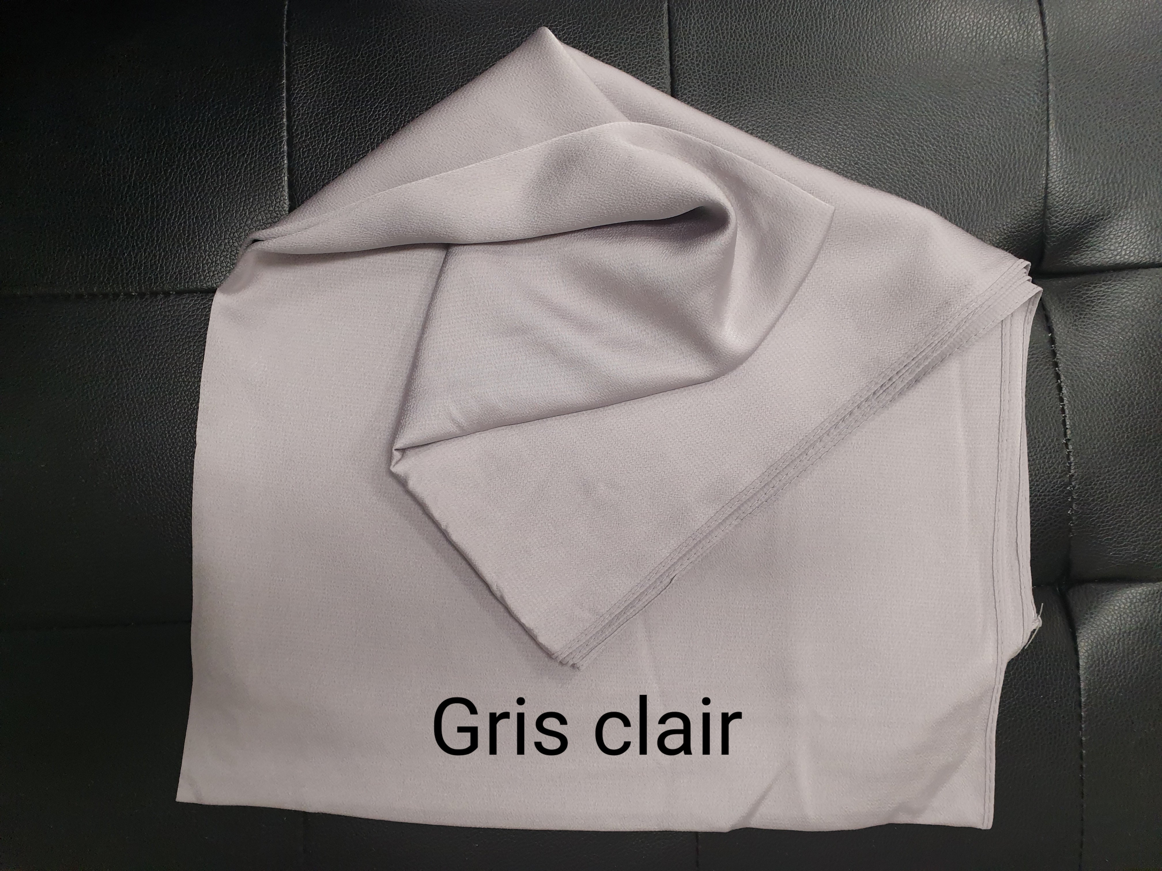 Hijab voile chale gris clair tendance boutique de femmes musulmanes creteil 