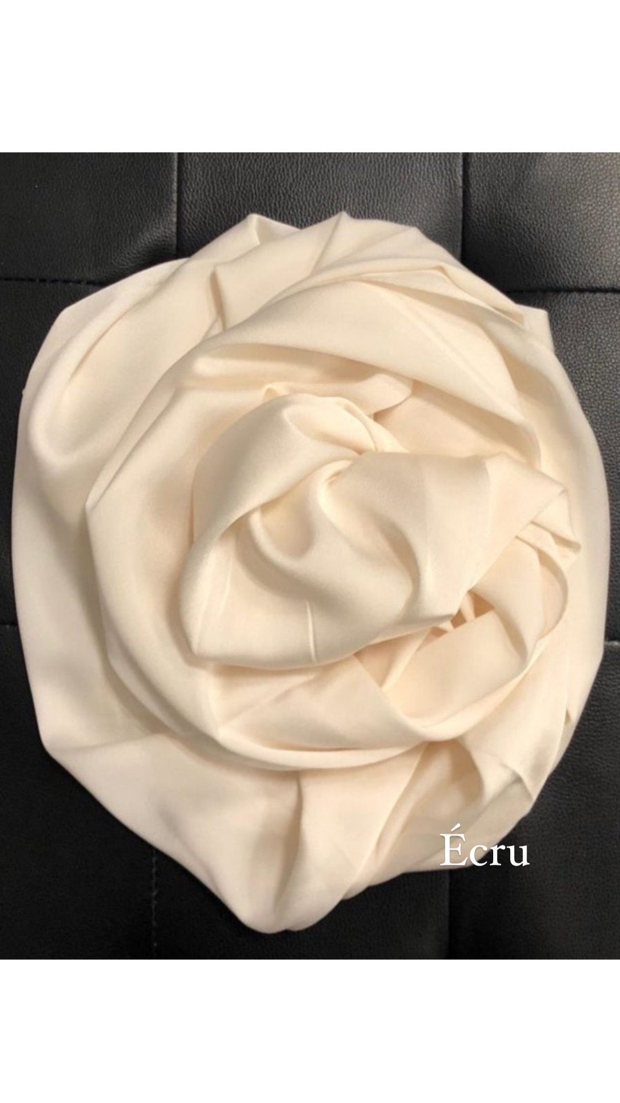 Hijab voile satiné satin long evenement mariage  Hijab à enfiler bonnet integrer long tendance jilbeb mode modeste fashion qalam dress boutique musulmane femme voilées hijab france robe abaya blanche