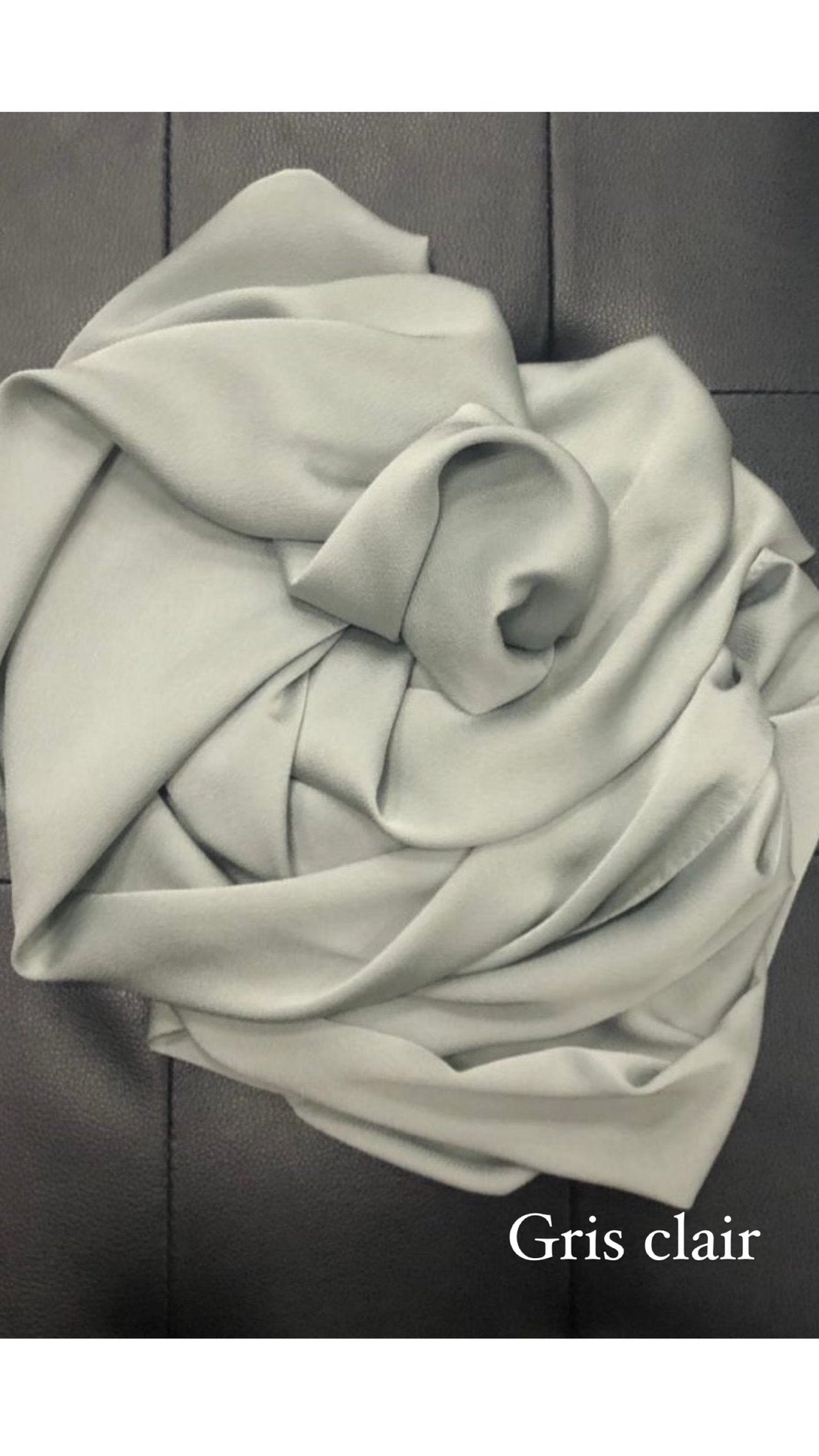  Hijab voile satiné satin long evenement mariage  Hijab à enfiler bonnet integrer long tendance jilbeb mode modeste fashion qalam dress boutique musulmane femme voilées hijab france robe abaya blanche