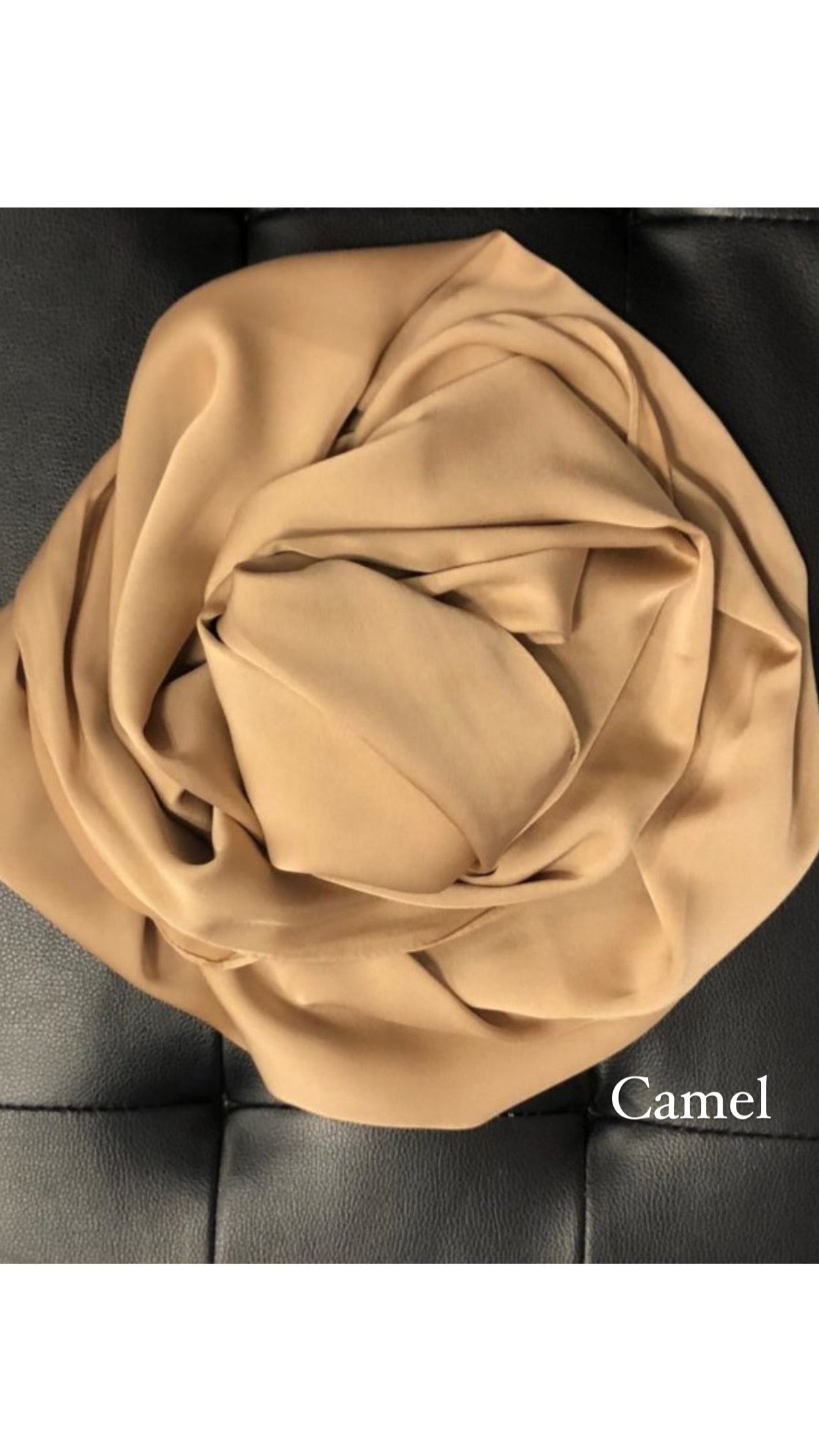 Hijab en satin camel bleu nuit tendance hijab mode modeste boutique de femmes musulmanes 