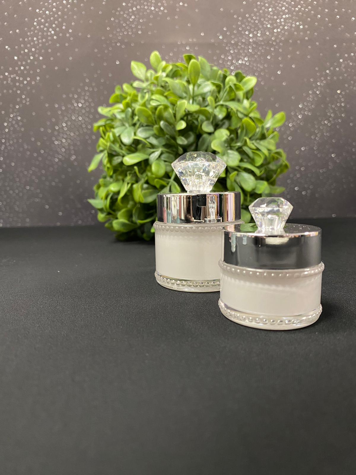 Musc tahara musc intime parfum mode modeste modeste fashion manche papillon Robe du soir soirée mariage évenement demoiselle d'honneur abaya hijeb hijab tunique jilbeb mode modeste fashion qalam dress boutique musulmane femme voilées hijab france robe abaya blanche