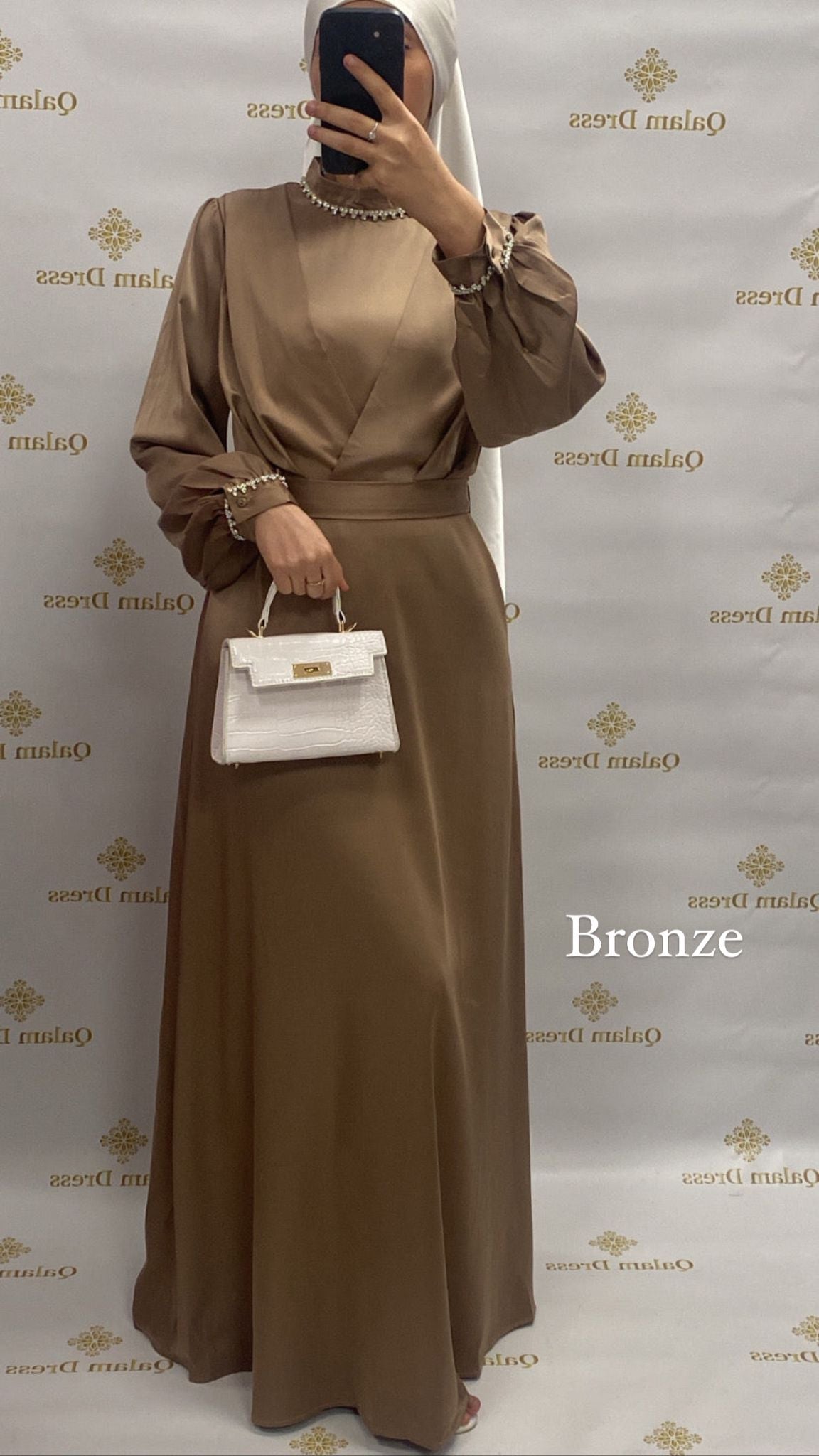 Robe Amal satiné strass abaya hijeb hijab tunique jilbeb mode modeste fashion qalam dress boutique musulmane femme voilées hijab france robe abaya blanche