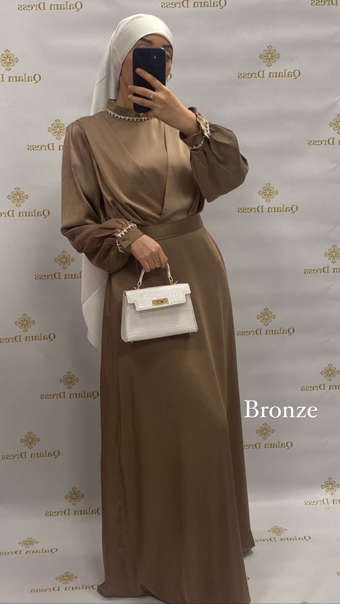Robe Amal satiné strass abaya hijeb hijab tunique jilbeb mode modeste fashion qalam dress boutique musulmane femme voilées hijab france robe abaya blanche