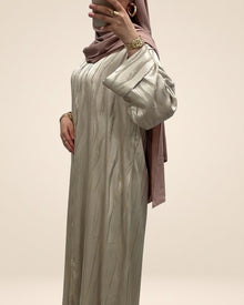 Abaya manches revers, détail des manches
