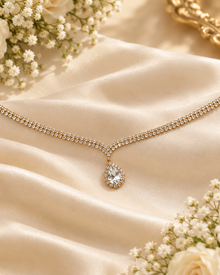 Bijou de tête sur fond mariage élégant