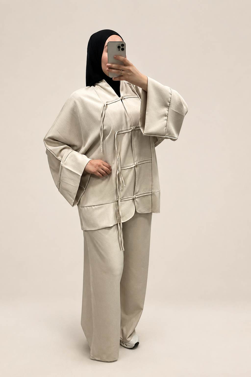 Ensemble Sakura, photo 3 avec fond kimono
