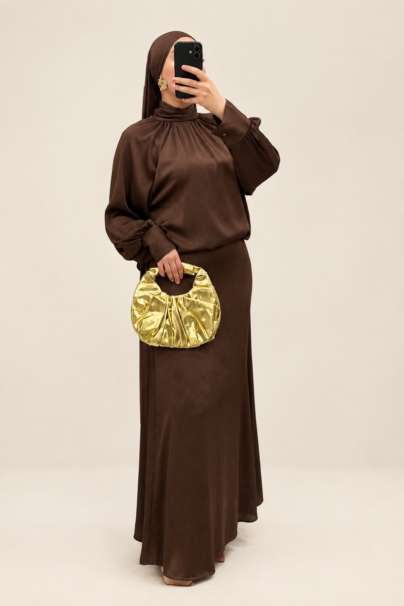 Ensemble Satiné – Blouse Col Montant & jupe
