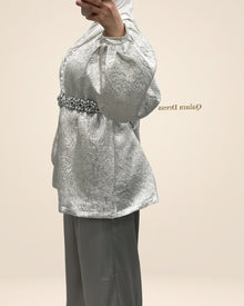 Ensemble gilet et pantalon brocard, détail du tissu