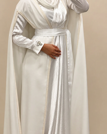 Cape longue blanche pour mariage et cérémonie