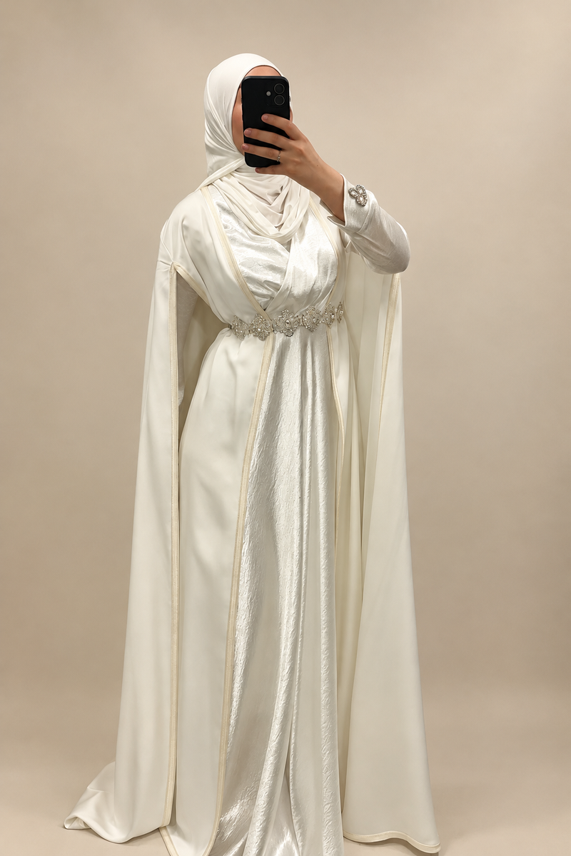 Cape longue blanche pour mariage et cérémonie