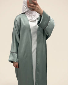 Kimono satiné manches strass, coloris vert d'eau