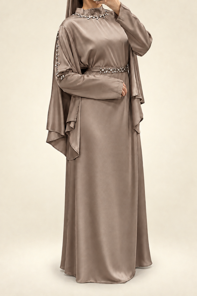 Robe Mao satinée col & manches strass