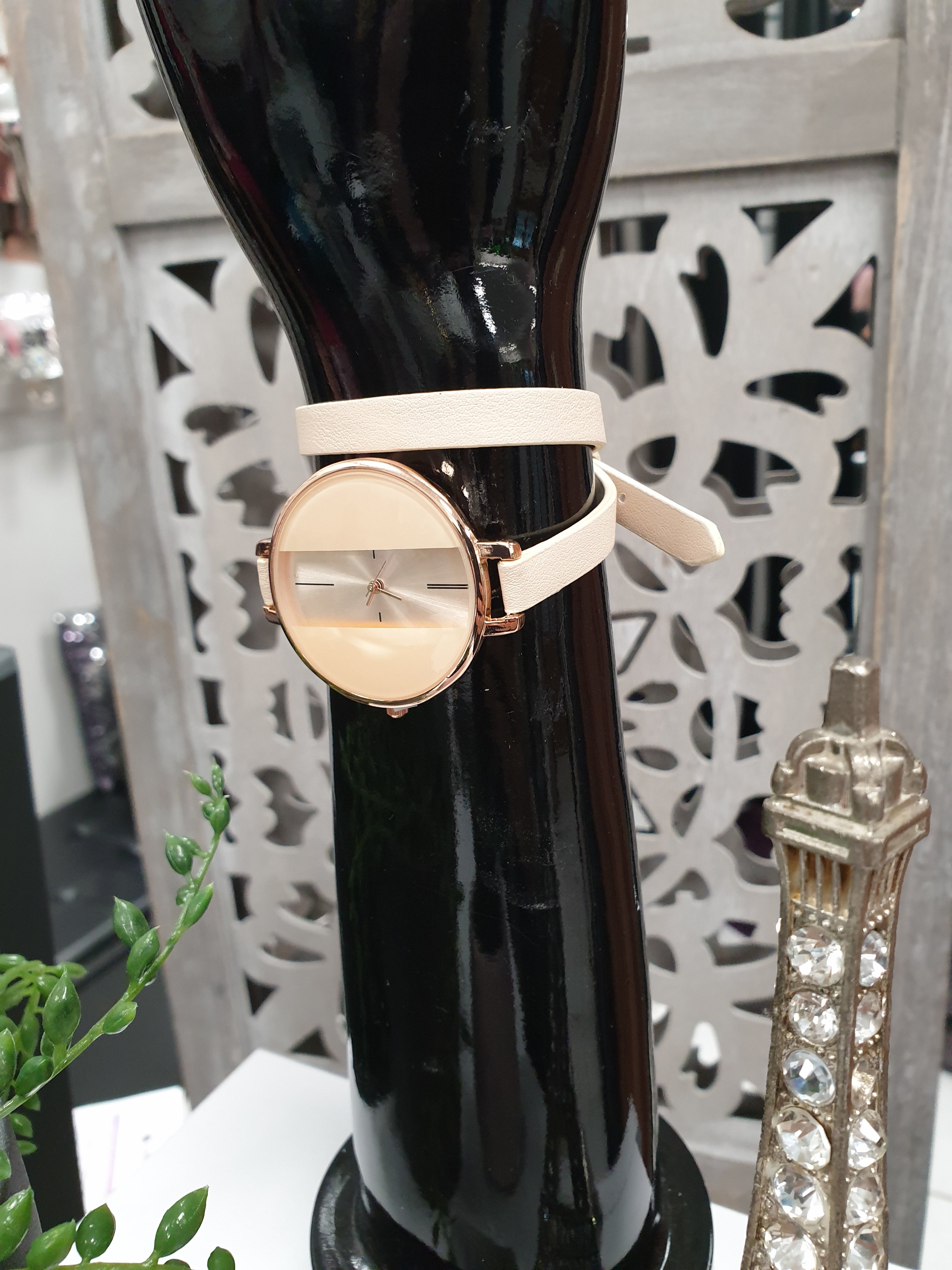 MONTRE SHARJAH LONG