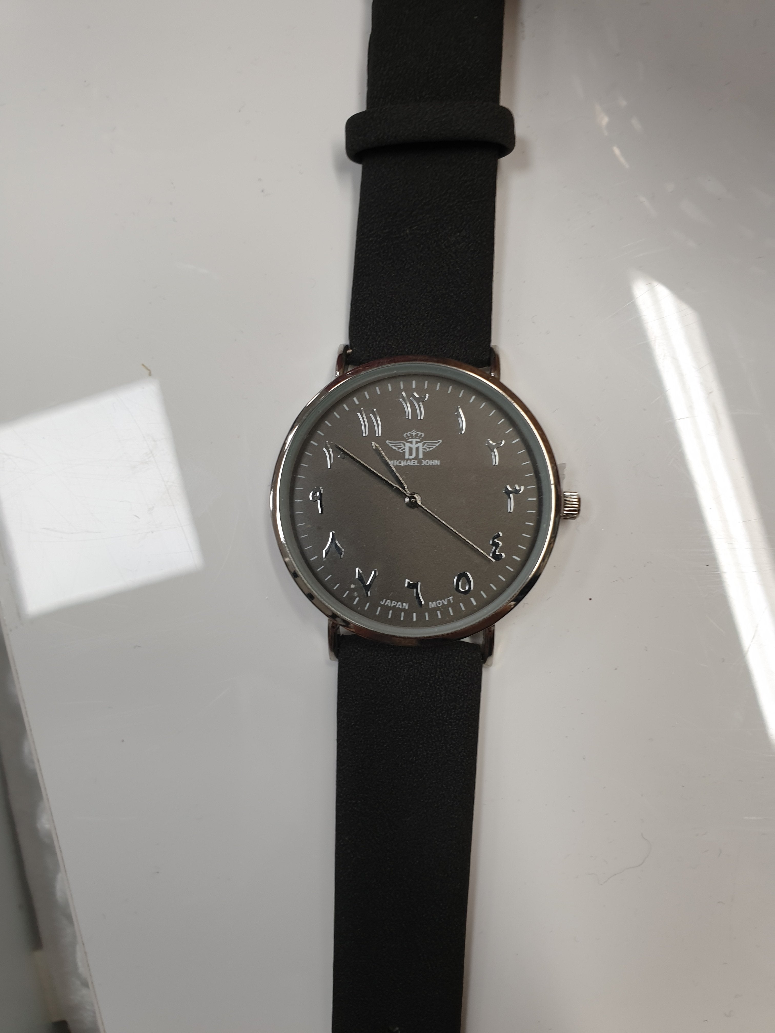 montres très élégante abaya hijab tunique jilbeb mode modeste fashion boutique musulmane femmes voilées