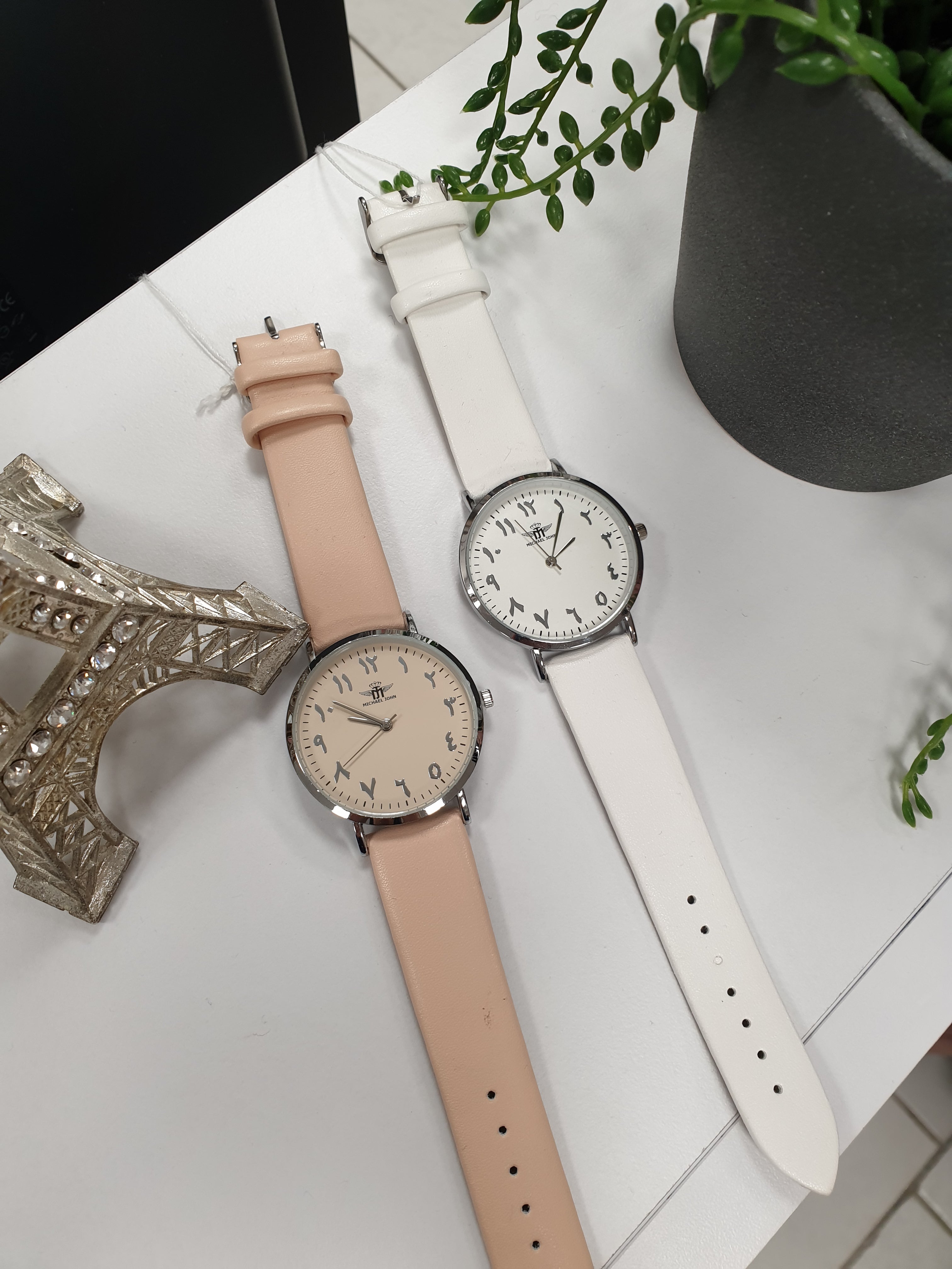 montre chiffre arabe indiens rose blanc abaya hijab tunique jilbeb mode modeste fashion - Qalam Dress Boutique 