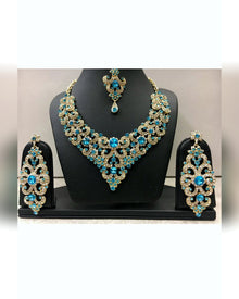 Parure de bijoux Ines avec ornement de front et accessoires assortis