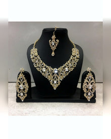 bijoux doré abaya hijab tunique jilbeb mode modeste fashion boutique musulmane femmes voilées