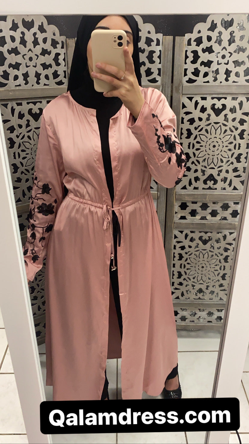 kimono satiné hijab satiin hijeb robe ensemble hijab à enfiler hijab une pièce tunique jilbeb mode modeste fashion qalam dress boutique musulmane abaya pas cher