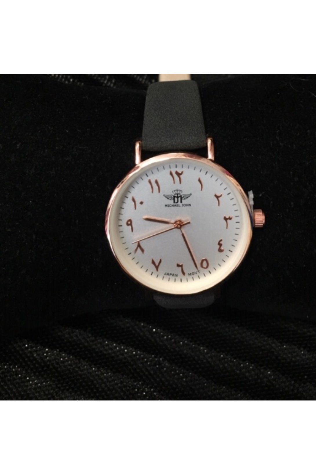montre très élégante noir abaya hijab tunique jilbeb mode modeste fashion boutique musulmane femmes voilées