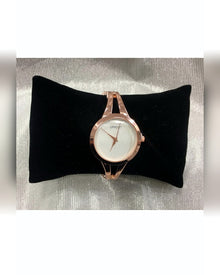 montres très élégante doré abaya hijab tunique jilbeb mode modeste fashion boutique musulmane femmes voilées