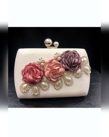 Pochette de soirée Lady Diana ornée de roses et de perles, photo 5